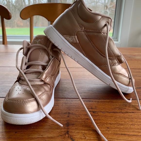 nike jordan rose gold